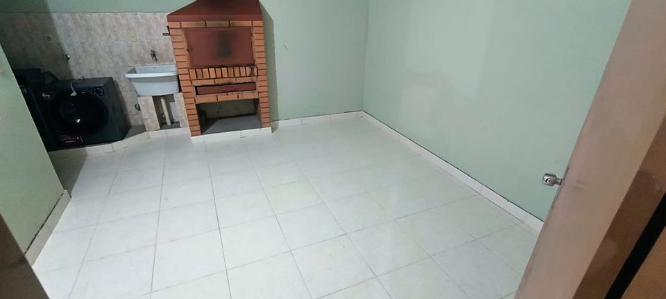 Quincho con el piso nuevo terminado
